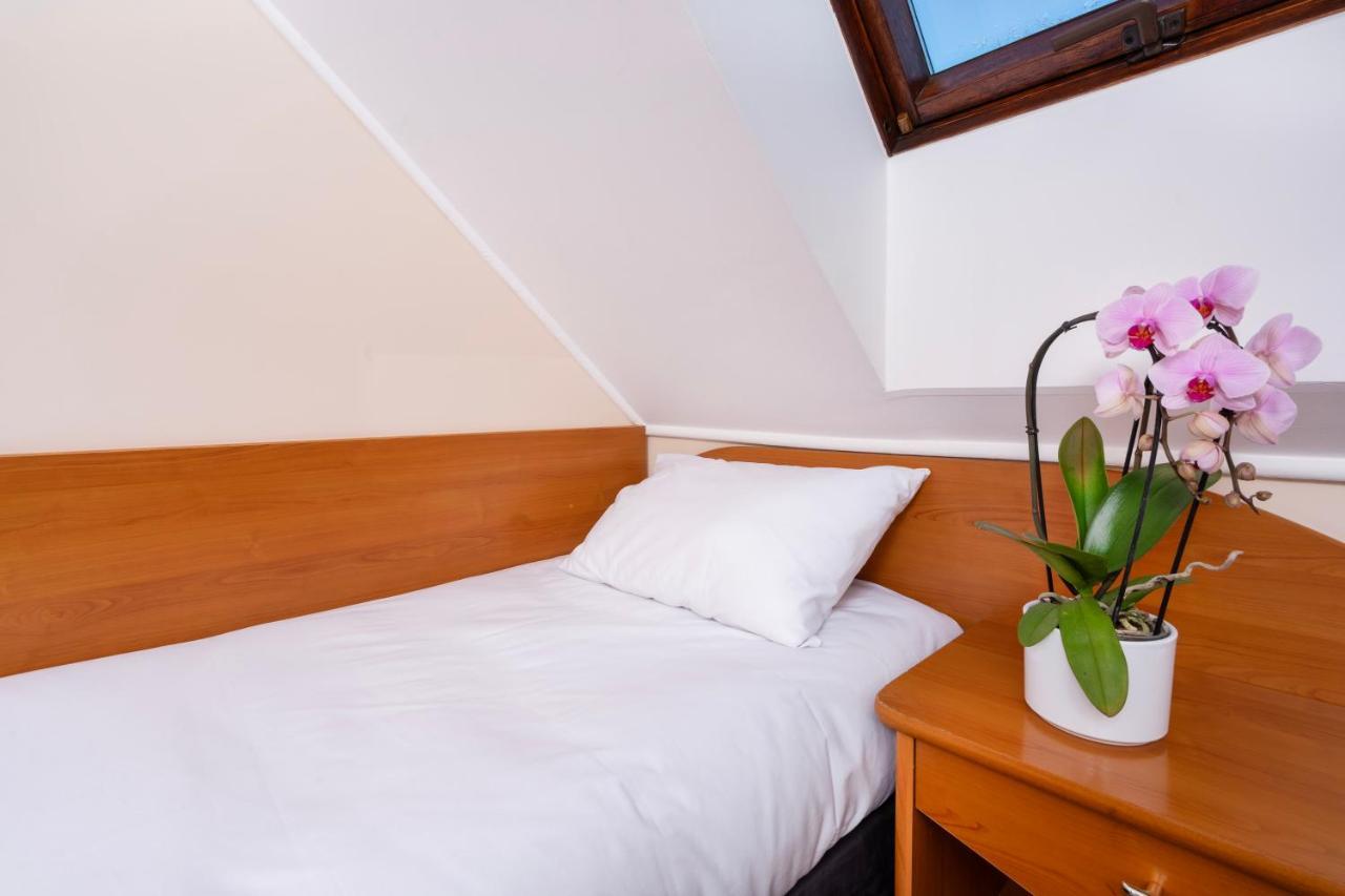 Hotel Victory Home Warsaw Ngoại thất bức ảnh
