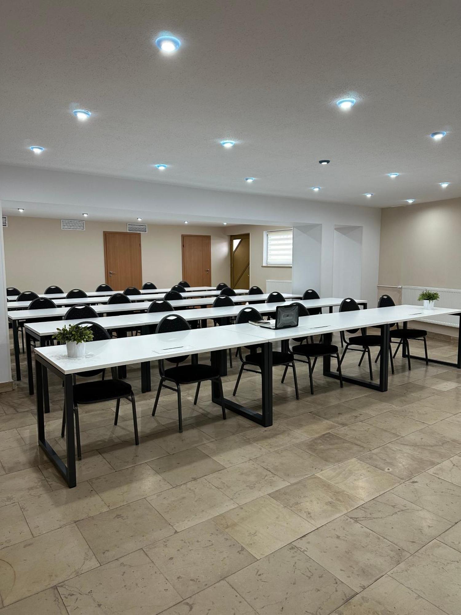 Hotel Victory Home Warsaw Ngoại thất bức ảnh